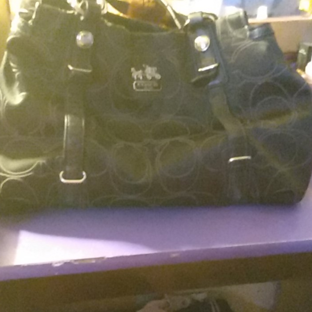 Handbag - Picture 2 of 3